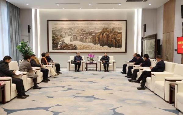 張文琪會(huì)見陜藥集團(tuán)黨委書記、董事長鄒滿緒一行