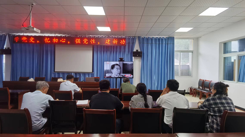 學(xué)黨史、強(qiáng)信念-陜渝建材公司黨支部組織開展“學(xué)黨史、憶初心、強(qiáng)黨性、建新功”主題黨日活動(dòng)