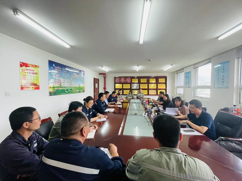 黃陵公司順利通過質(zhì)量、環(huán)境、職業(yè)健康安全“三體系”現(xiàn)場審核